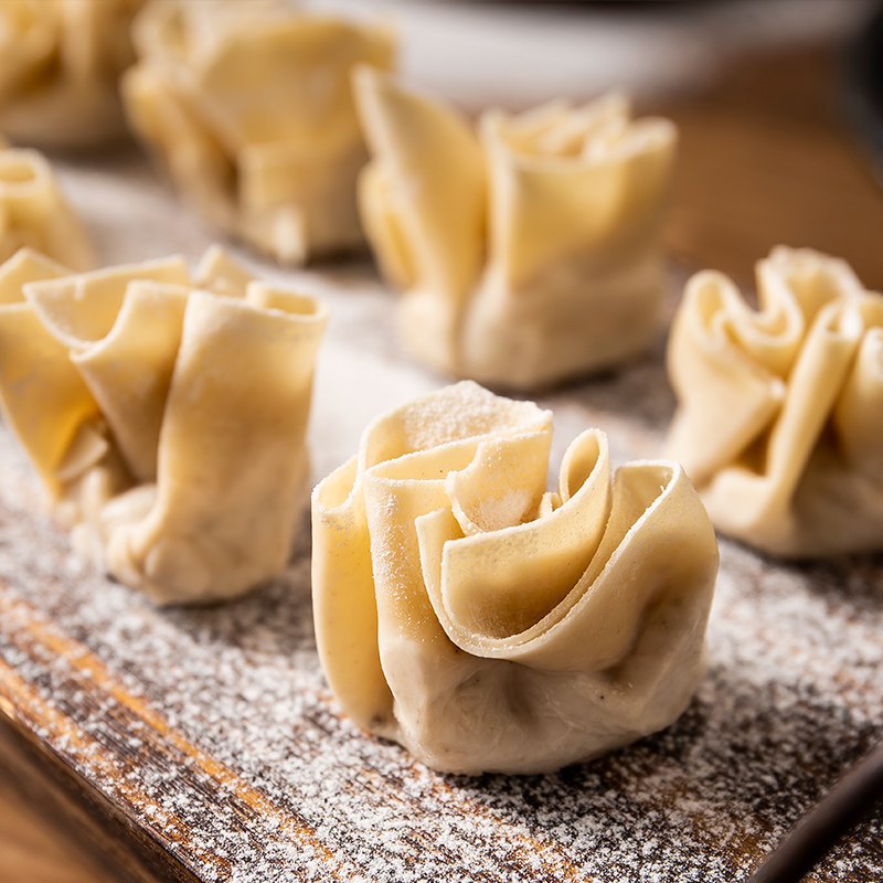 一条狗小馄饨云吞早餐宵夜多口味组合装量贩装135g/袋鲜虾小馄饨2袋+鲜肉小馄饨6袋  枫叶色  