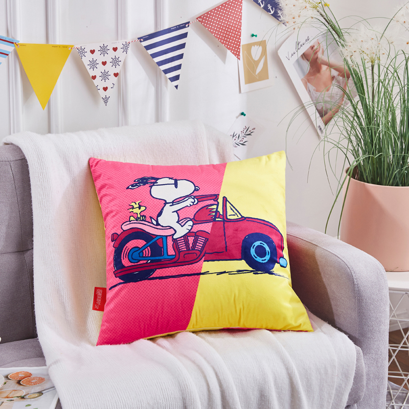 史努比SNOOPY   3D暖绒陪伴枕（酷狗） SNB01-1  粉色  