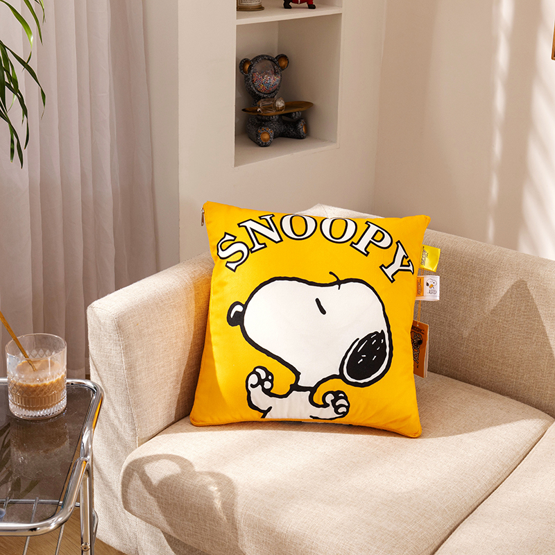 史努比&middot;3D绒感抱枕被 （花型：摩妮卡）（单位：条） 黄色