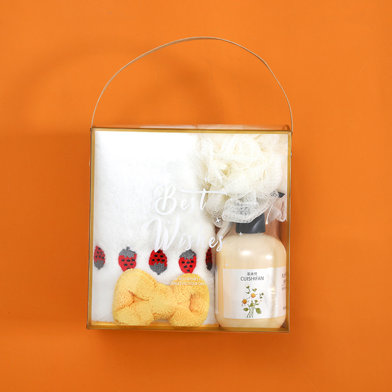 UOMI优の莓-3  微米纱毛巾（35*75cm90g）浴球、护手霜组合三件套礼盒 （单位：套） 混色随机