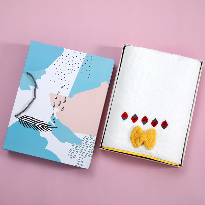 UOMI   优の莓-5 微米纱浴巾  （70*140cm 300g）礼盒装  （单位：套） 混色随机