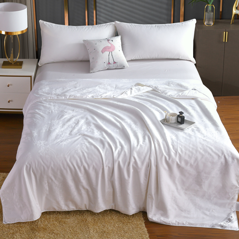 雅鹿全棉贡缎大提花蚕丝被200*230cm YLB2410 象牙色