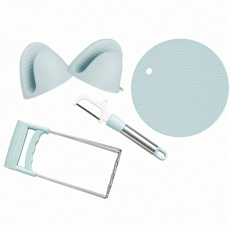 栢士德BYSTON  贝达厨房四件套 BST-135 防烫盘夹+手套+锅垫+多用瓜果刨（单位：套） 婴儿蓝