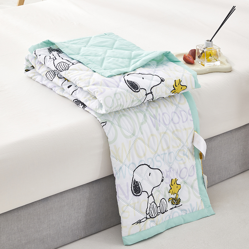 史努比&middot;云感纤维零压被150x200cm  单位：床 白色 白色