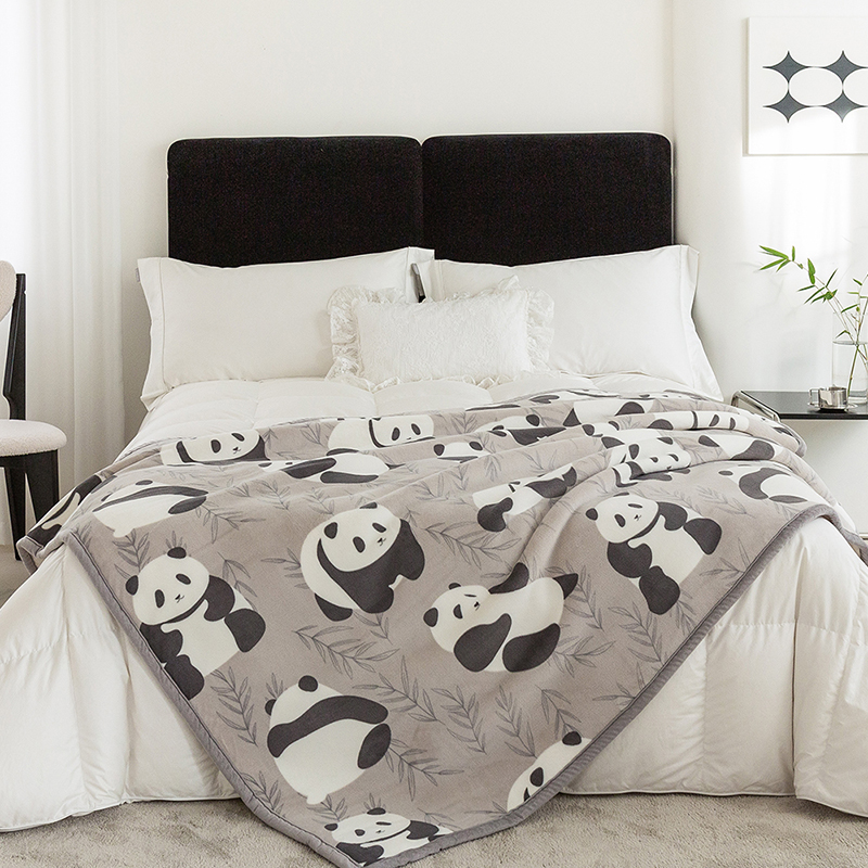 Beyond Kids/博洋宝贝  BYTZ313-150  憨憨熊猫轻奢盖毯（单位：床） 图片色
