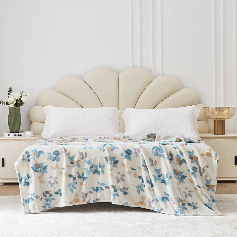 梦洁亲肤牛奶绒毯：杏花春雨1010589019（单位：条） 白色