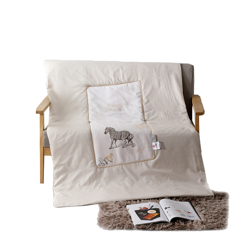 洁丽雅Grace3D精梳棉印抱枕被-陌上JLY-YHE428（单位：条） 浅灰色 40x40cm 展开105x150cm