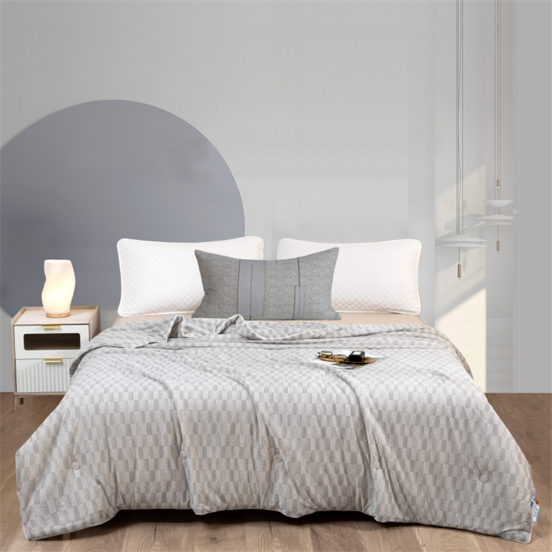 紫罗兰/VIOLET 13220 150*200cm 丝韵凉感被 珍珠灰（单位：床）