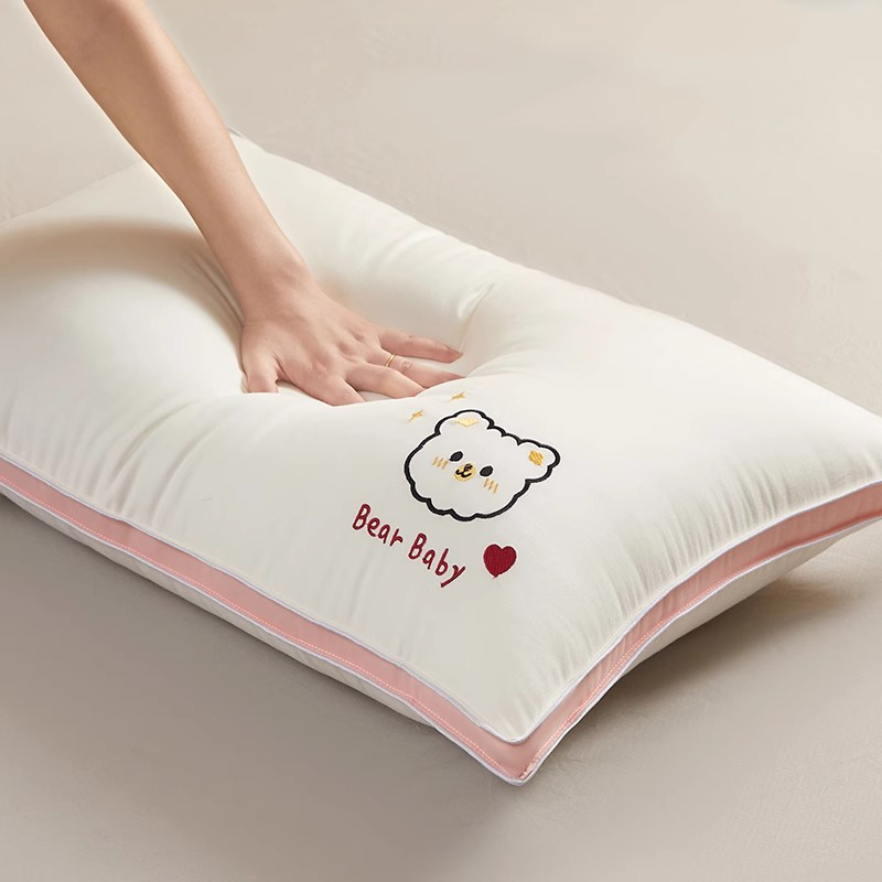 樵纪 可爱熊 45x70cm 双边立体磨毛烫花枕头 白色（单位：只）